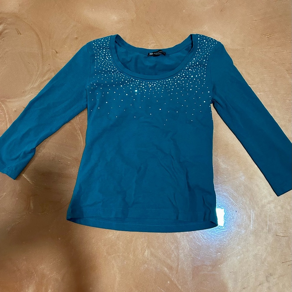 💜BOGO Green bedazzle top